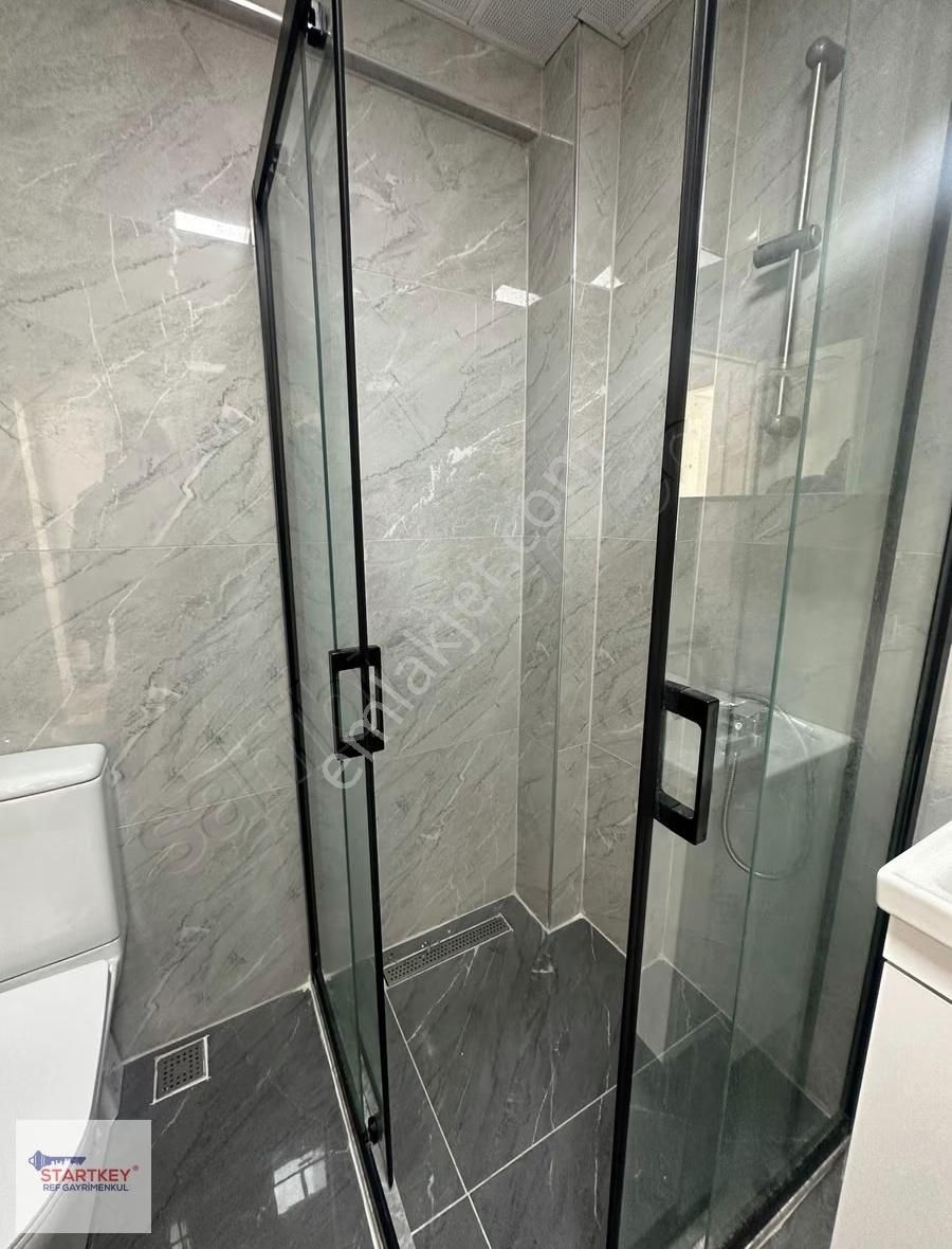 Yeni Foça'da Havuz Manzaralı Kiralık 1+1 Eşyalı Daire - Görsel 2