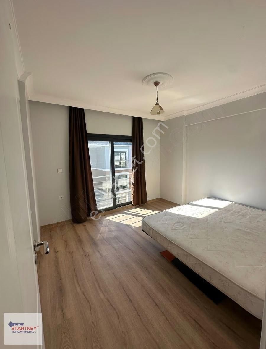 Yeni Foça'da Havuz Manzaralı Kiralık 1+1 Eşyalı Daire - Görsel 9