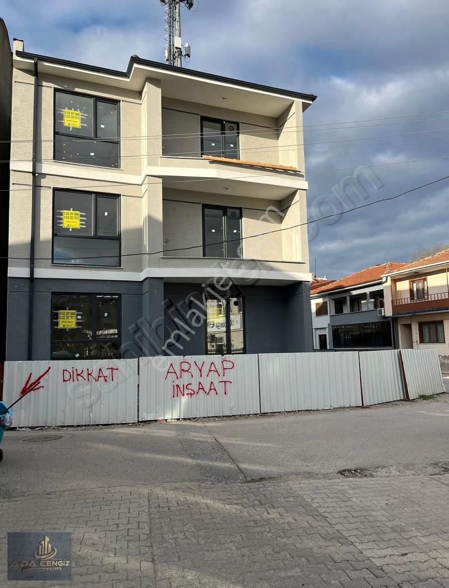 Yorgalar Mezarlığı Civarında 3+1 10 M2 Ebeveyn Banyolu Daireler - Görsel 13