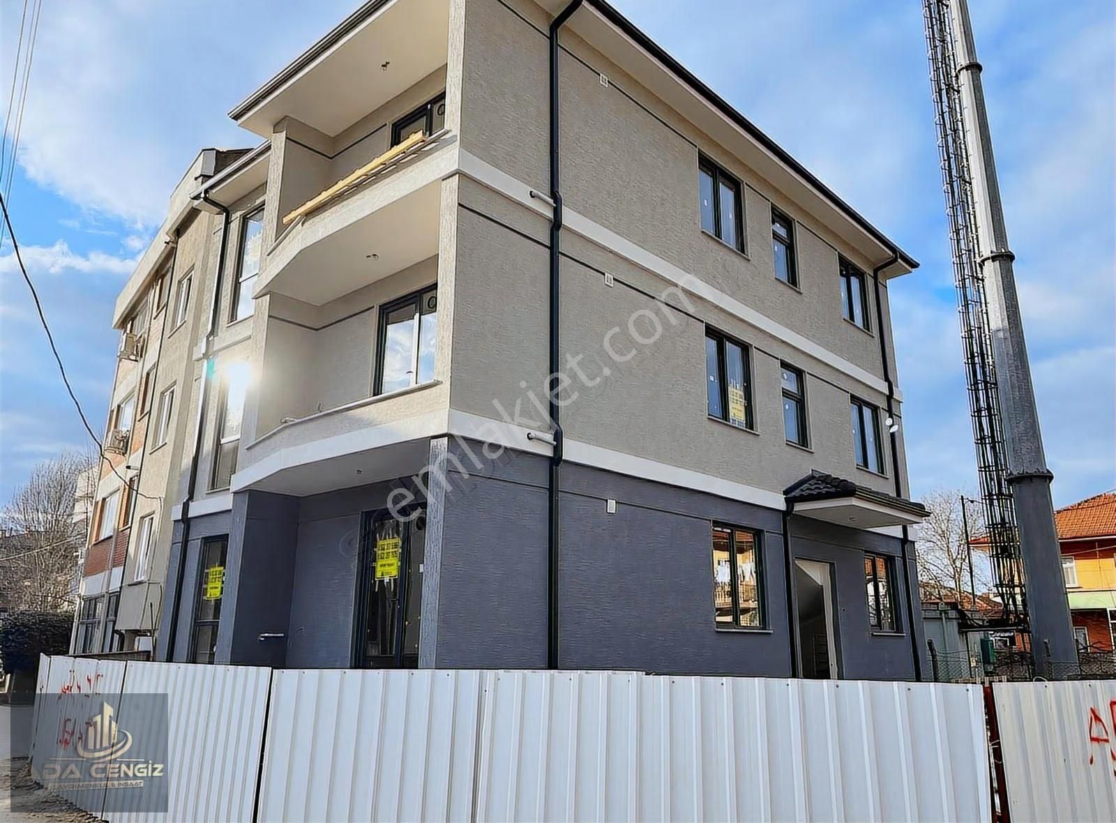 Yorgalar Mezarlığı Civarında 3+1 10 M2 Ebeveyn Banyolu Daireler - Görsel 18