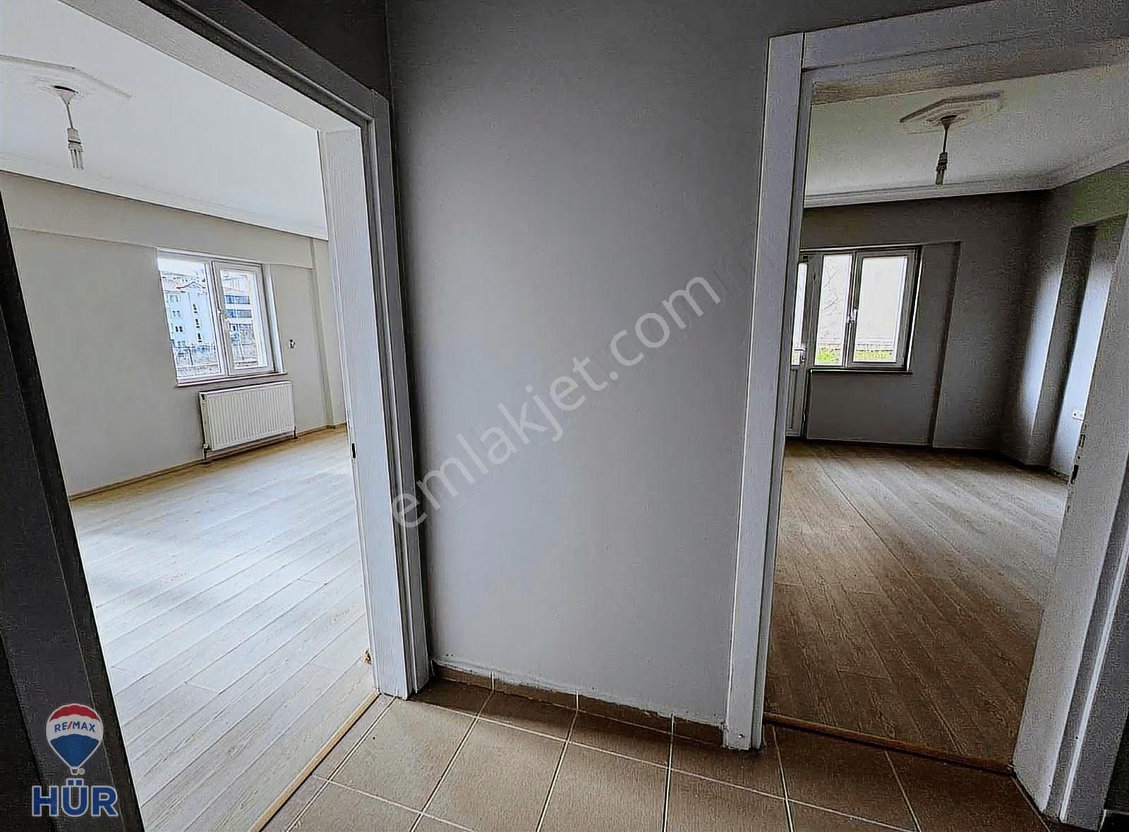 Remax İlke Aydaş'tan İçi Yenilenmiş Camilide 3+1 Satılık Daire - Görsel 13