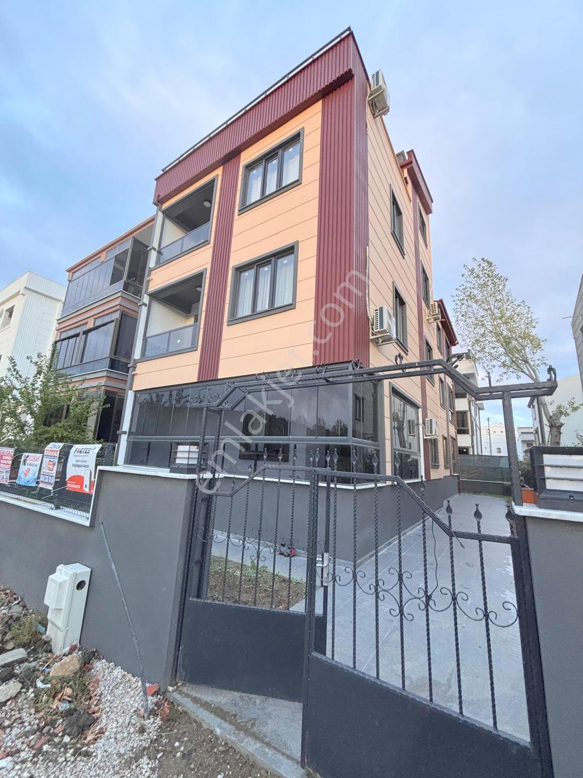 ✔️🟣akçay'da Arakat Geniş Cam Balkonlu Şık Tasarımlı 1+1 Daire - Görsel 18
