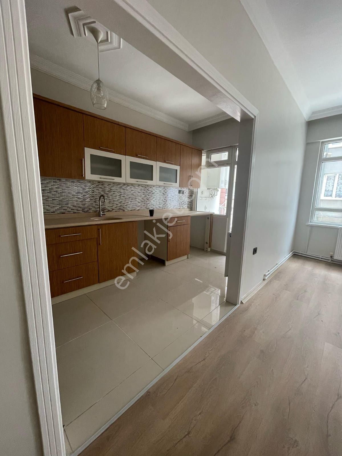 Furkan Emlak'tan Kadıköy Mevkisinde 3+1 1.kat 130m2 Masrafsız - Görsel 2