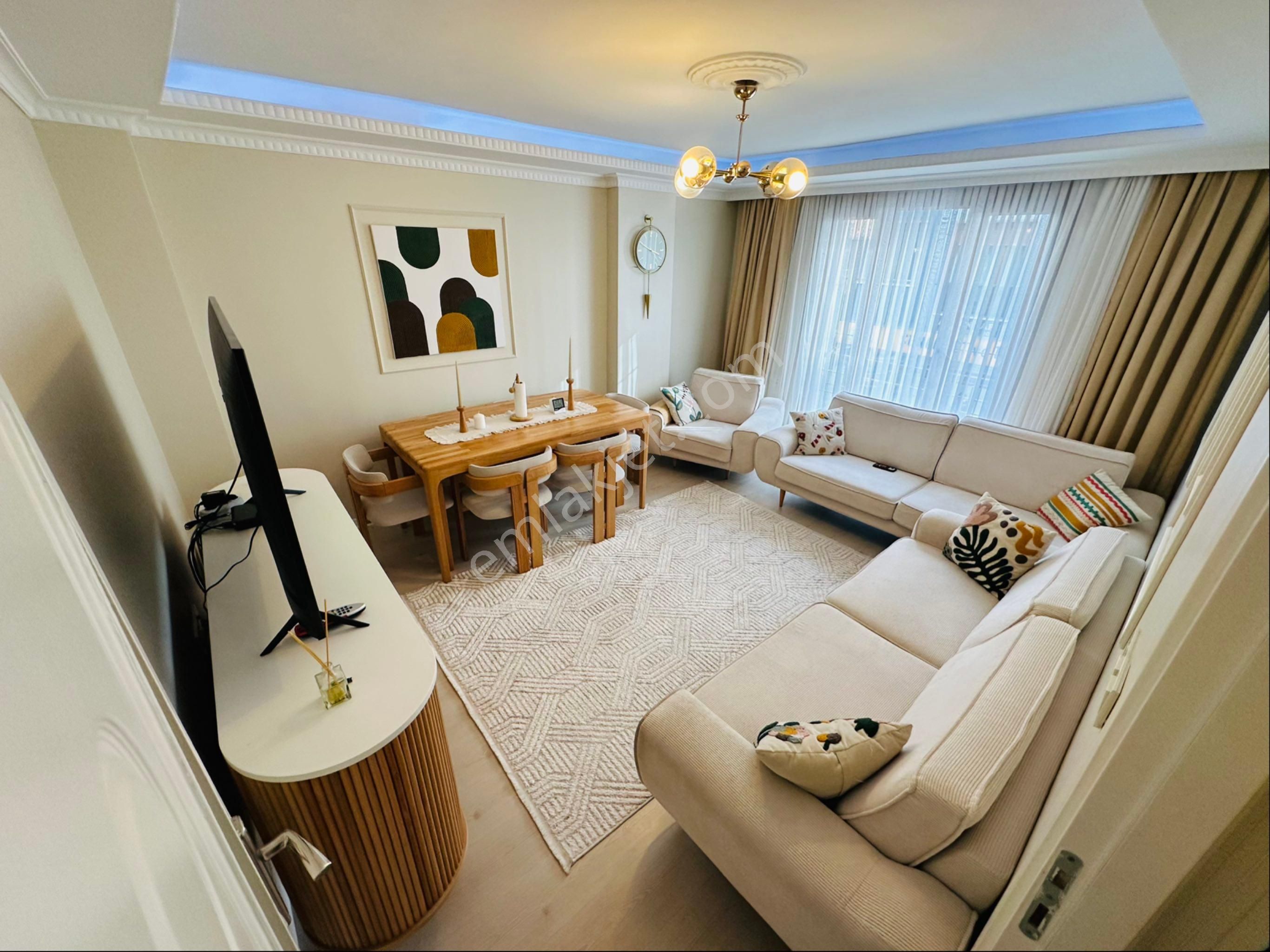 Uğurmumcu Mah’de Cadde Üzeri 2+1 95m2 Balkonlu 1.kat Daire