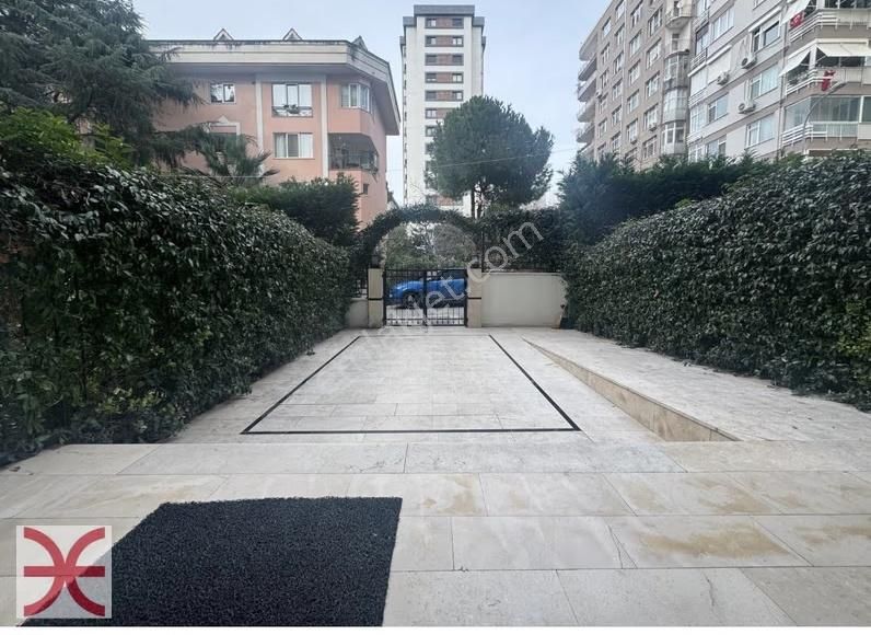 Erenköy Ömerpaşada Oyucak Müzesi Yanı Havuzlu 2017 Yapımı 2+1