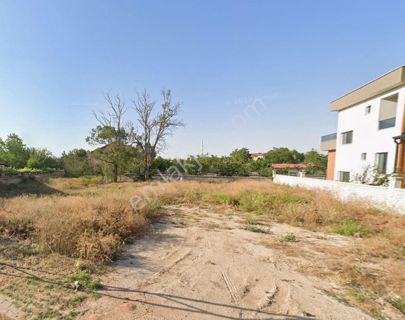 Karaca'dan Hatıp Caddesine 50 Metre Müstakil 476 M2 Villa Arsası