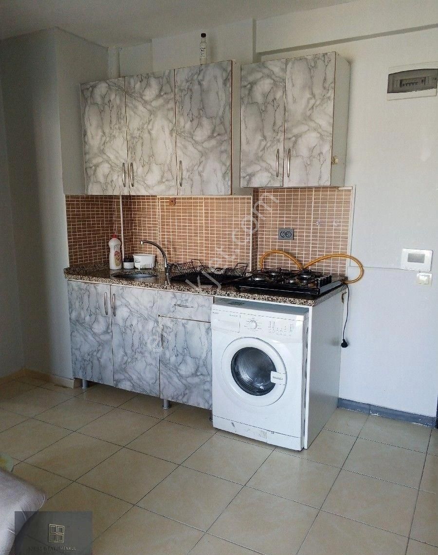 Üniversite Caddesi'nde 1+1 Eşyalı Kiralık Daire - Görsel 8