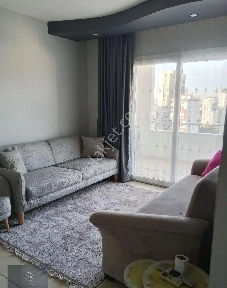 Üniversite Caddesi'nde 1+1 Eşyalı Kiralık Daire
