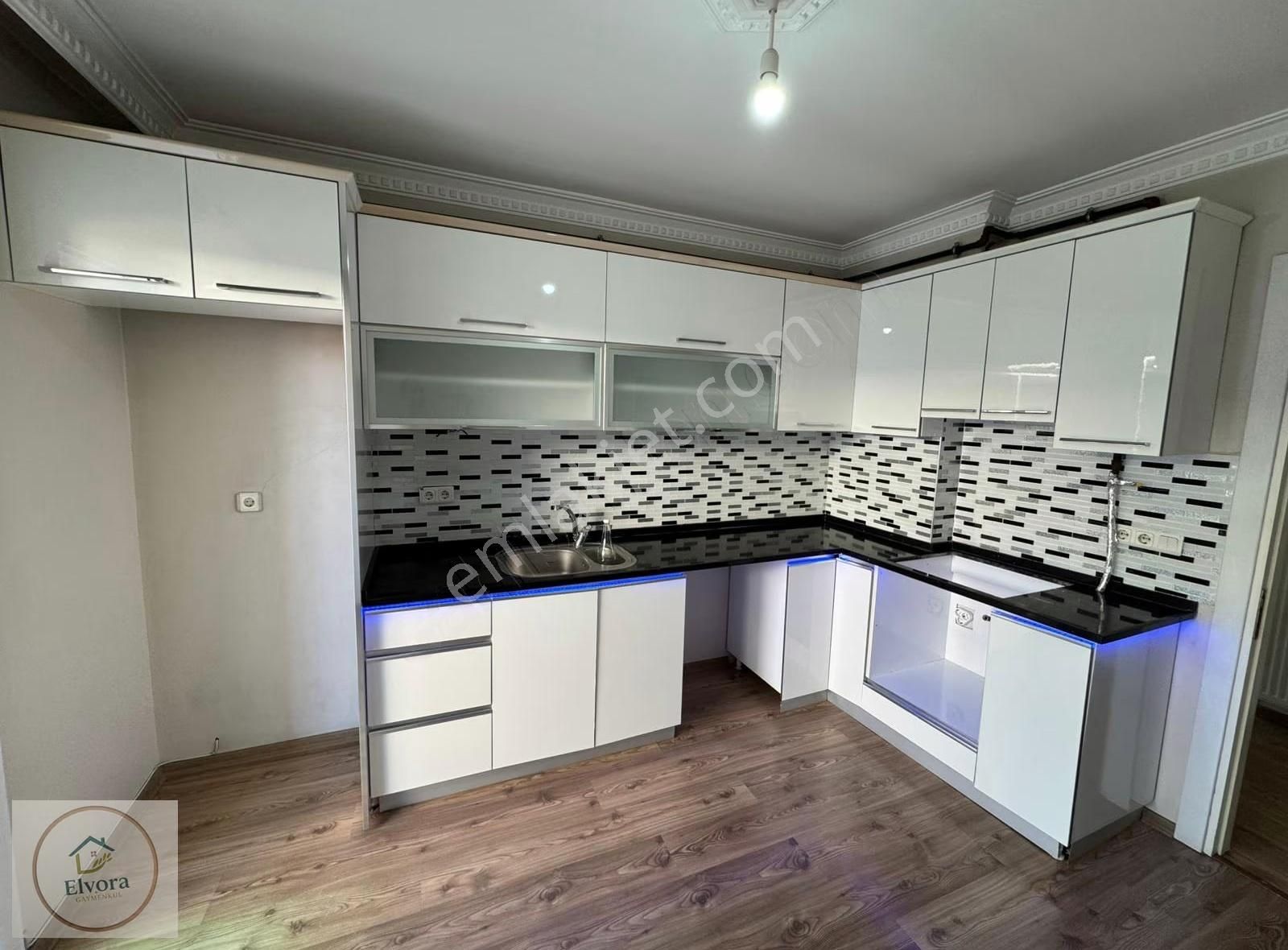 Buca Hoca Ahmet Yesevi Cadde Üzerin De 2+1 Kiralık Daire - Görsel 4