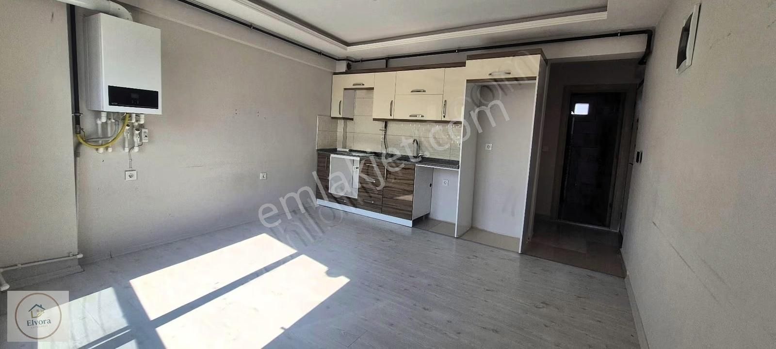 Buca Homeros Bulvarı'nda Kiralık 1+1 Daire