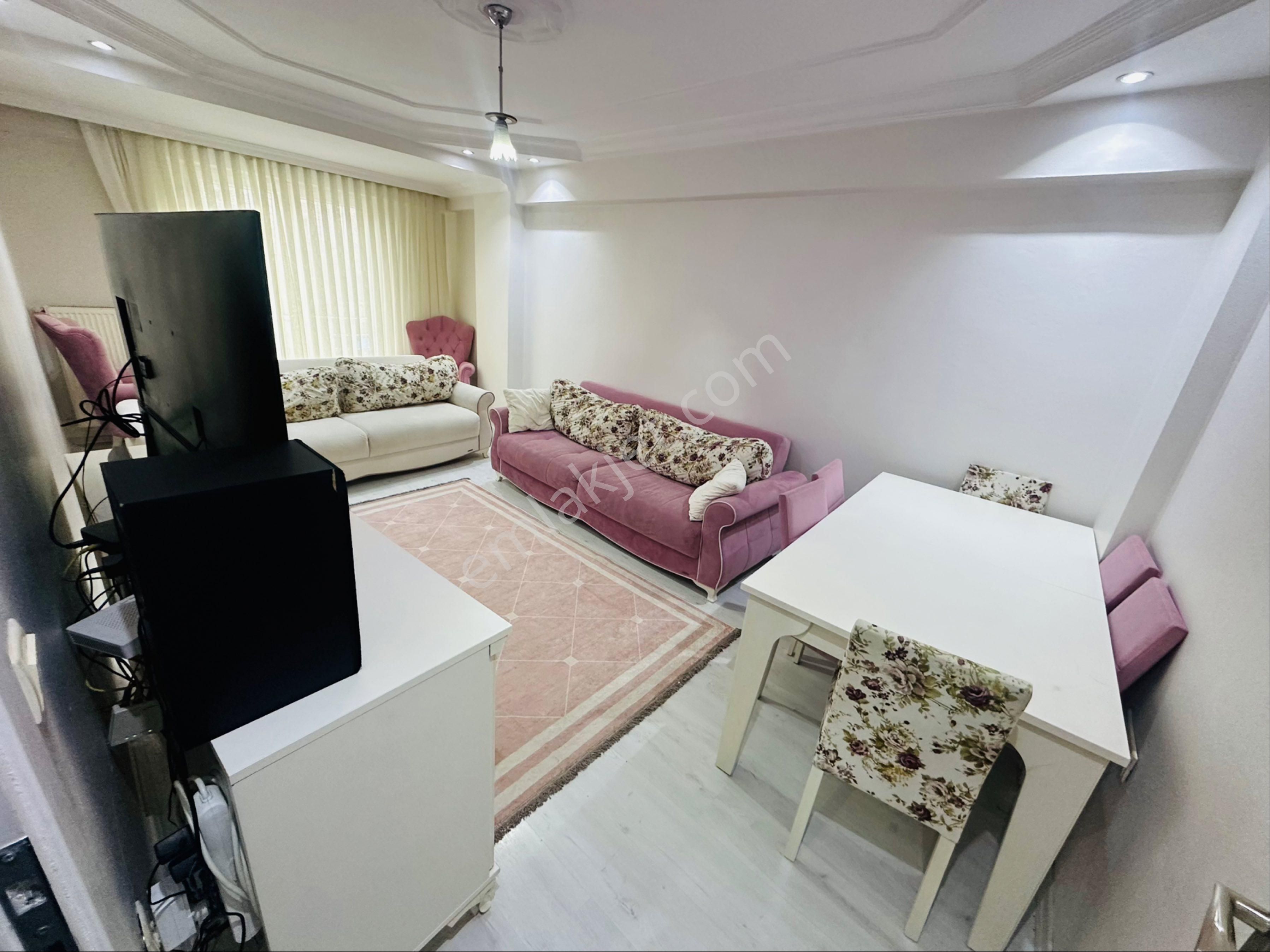Esentepe Mah’de Cadde Üzerinde 3+1 140m2 Satılık Ara Kat Daire