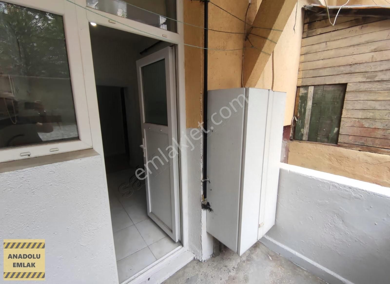 Kiralık 1+1 Giriş Kat Daire Doğalgaz Kombili - Görsel 3