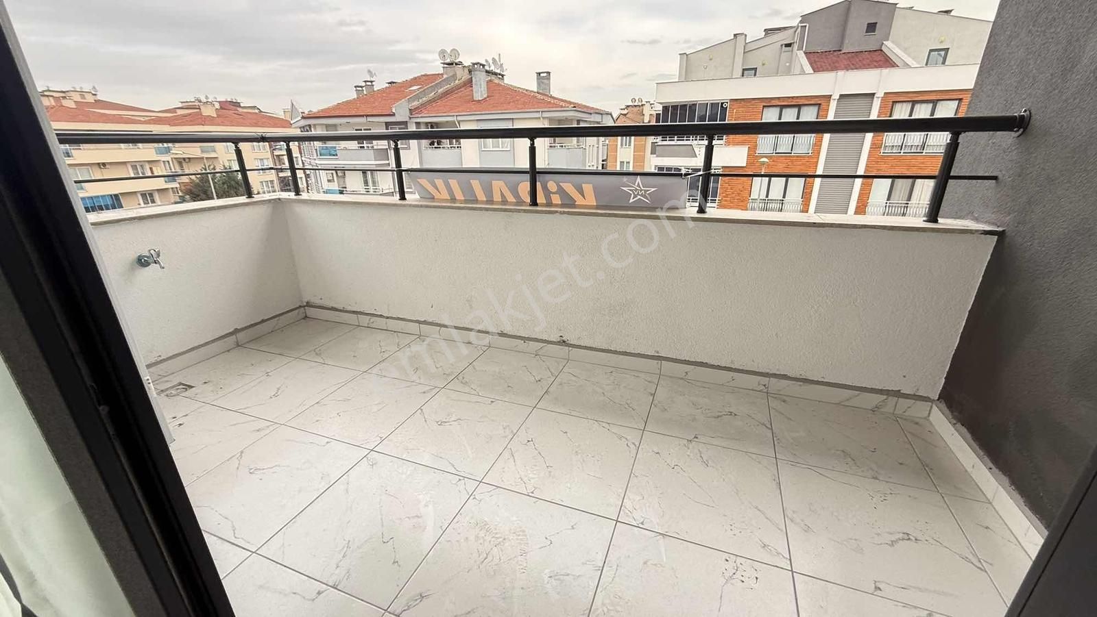 Savaştepe Caddesi Yanı Kiralık 1+1sıfır Eşyalı Daire - Görsel 11