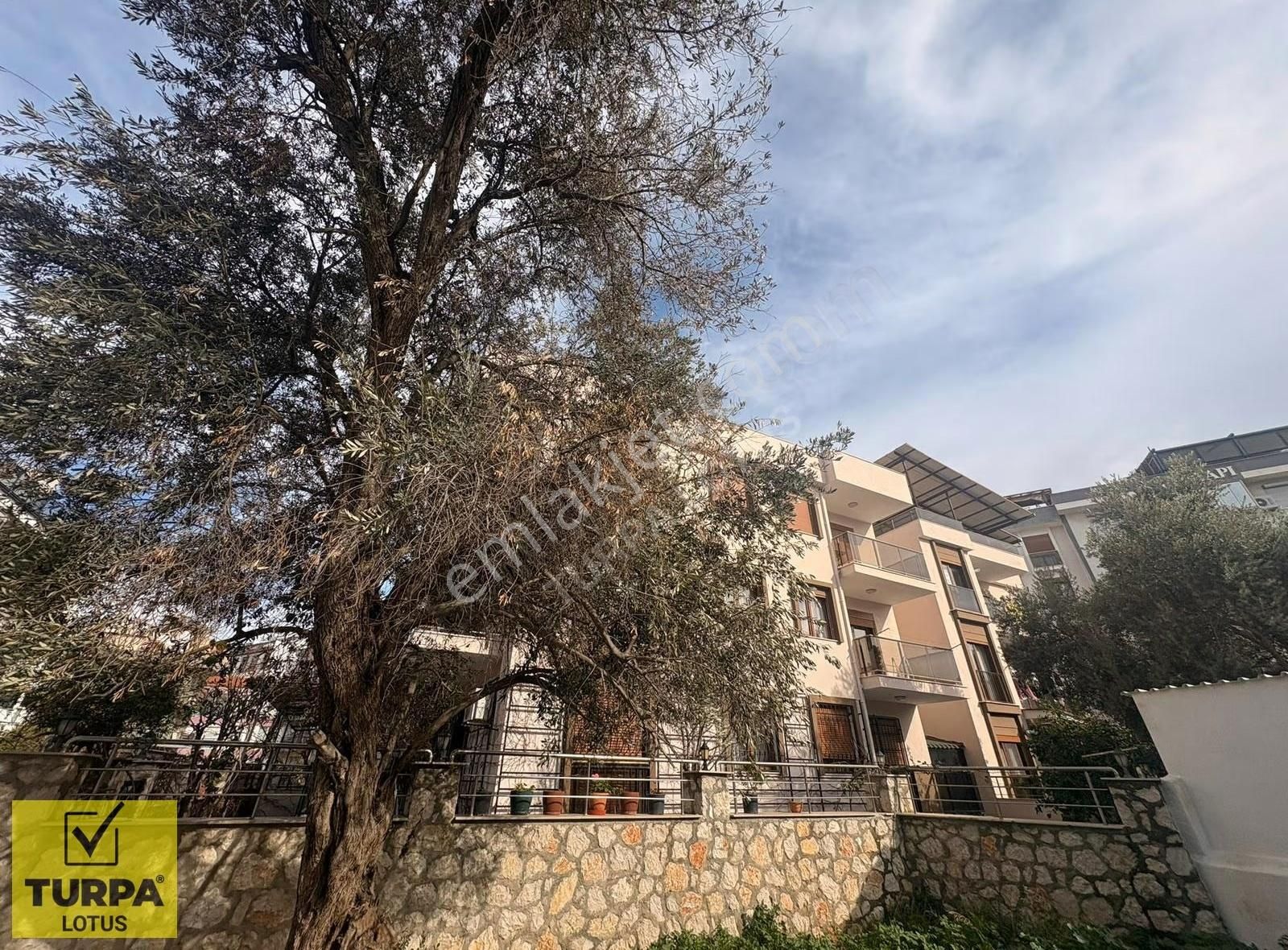 Seferihisar Emniyet Yanı 3+1 Kiralık Daire - Görsel 15