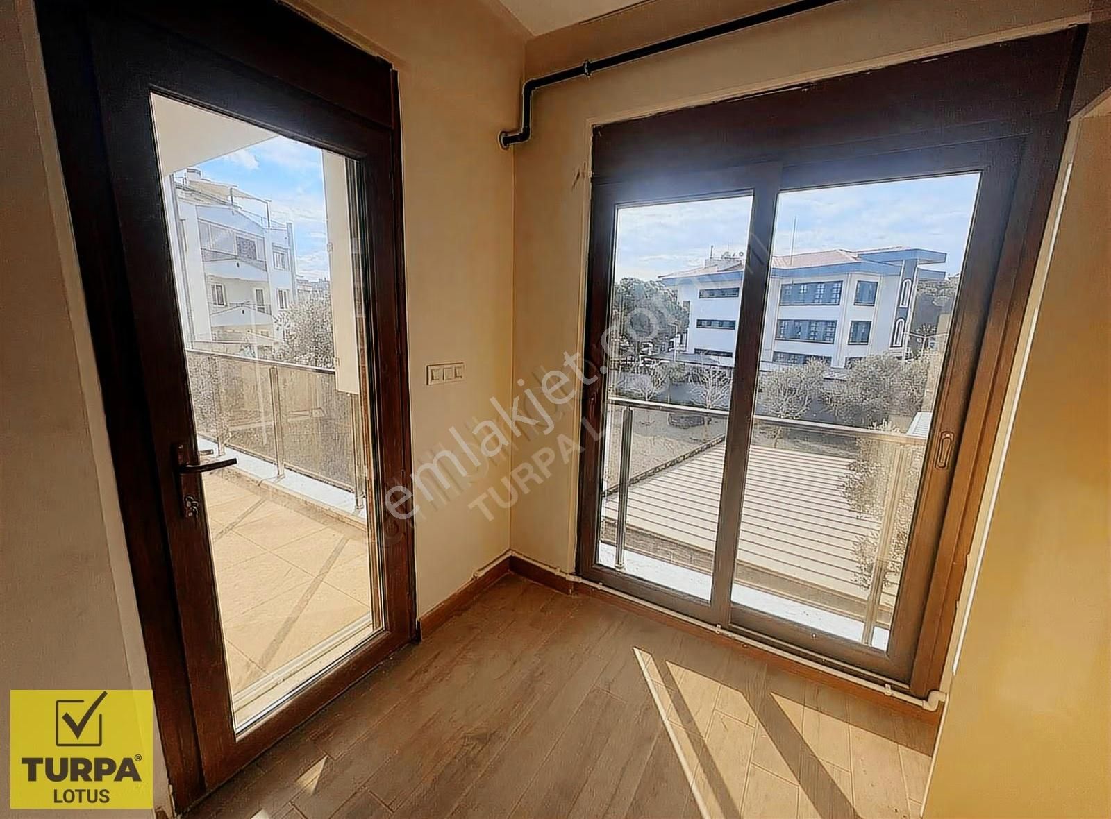 Seferihisar Emniyet Yanı 3+1 Kiralık Daire - Görsel 21