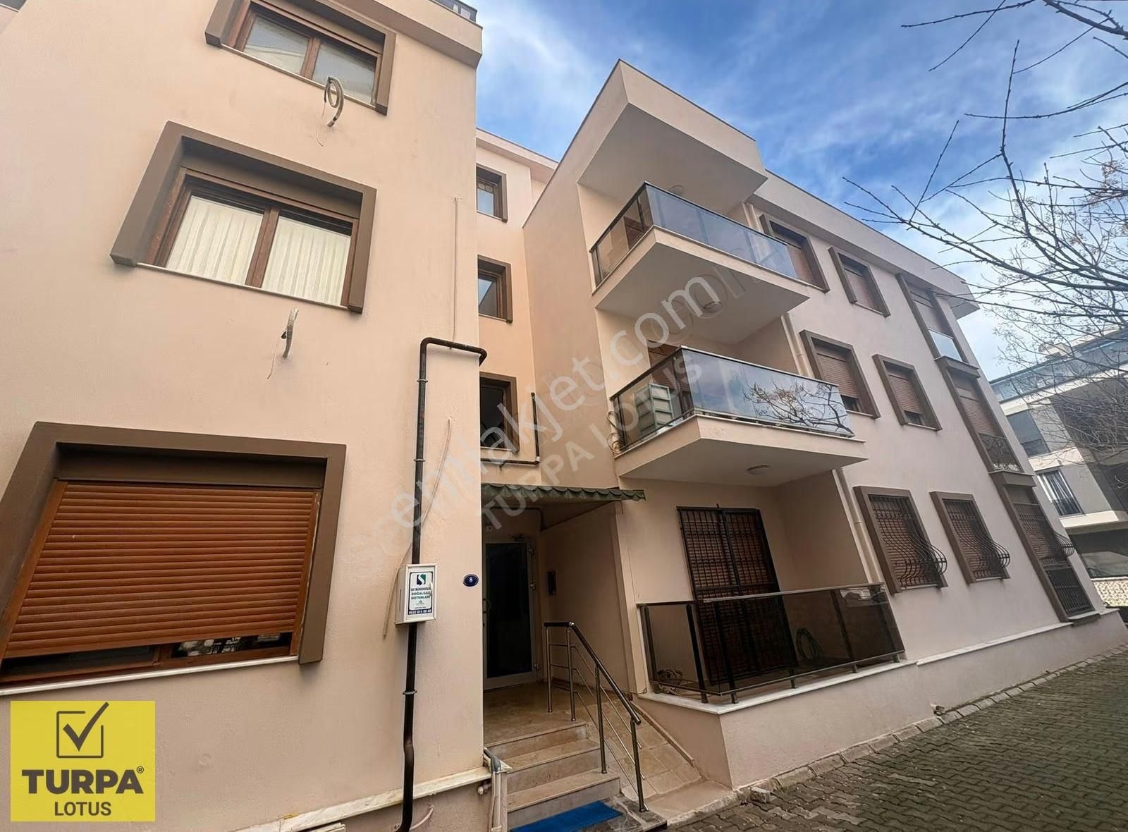 Seferihisar Emniyet Yanı 3+1 Kiralık Daire - Görsel 2