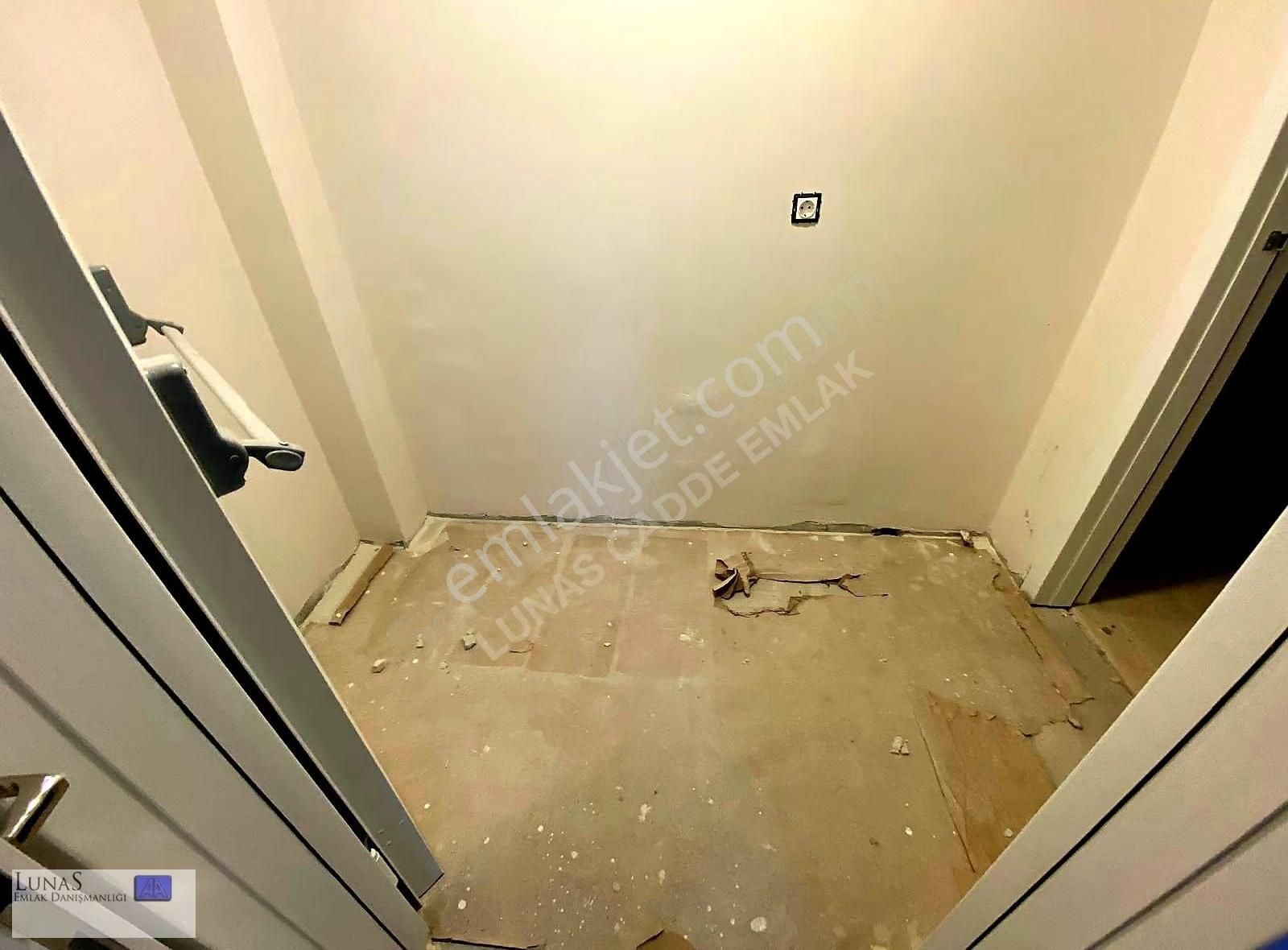 Suadiye Bağdat Cadde'ye 4. Binada 2+1 Sıfır 75m2 Net Daire - Görsel 16