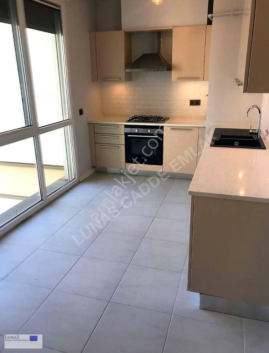Lunas'dan Göztepe'de Bağdat Cad. Yakın 2017 Yapımı 80 M2 2+1 - Görsel 7