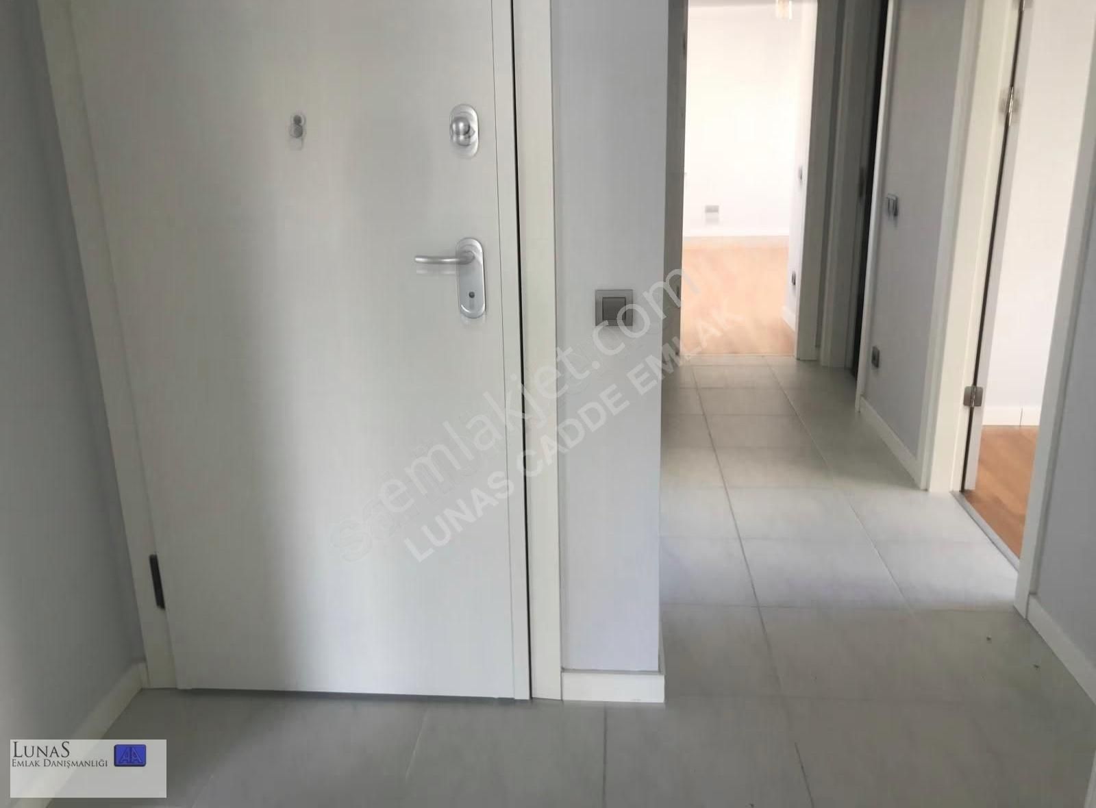 Lunas'dan Göztepe'de Bağdat Cad. Yakın 2017 Yapımı 80 M2 2+1 - Görsel 8