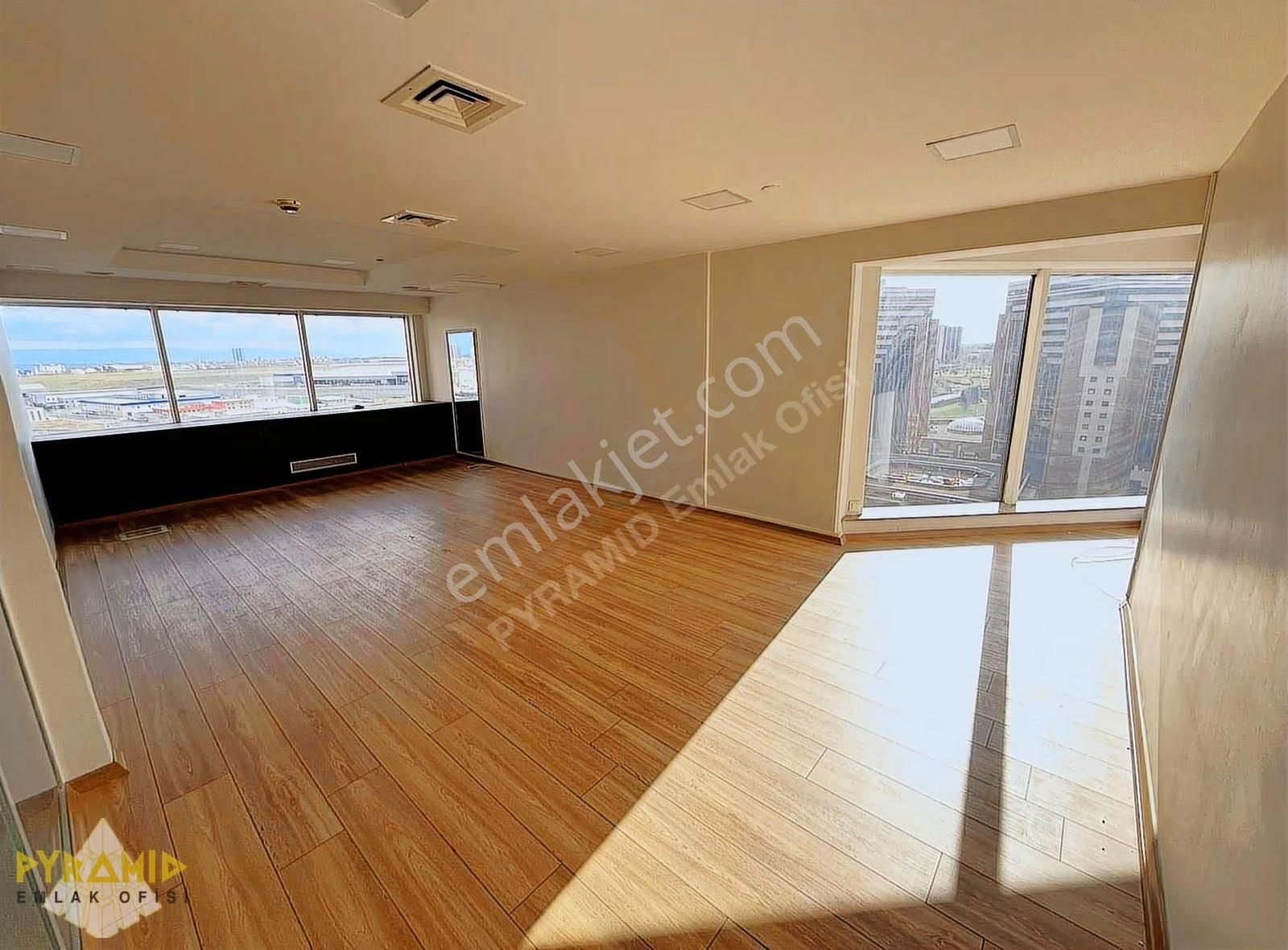 Pyramıd'den Dünya Ticaret Merkezi Egs Business Park (123m2) Ofis