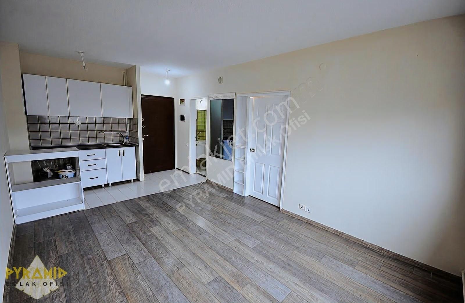 Pyramıd'den Ataköy 9.kısım Atrium Yanı A-5 Blok Boş Temiz 1+1