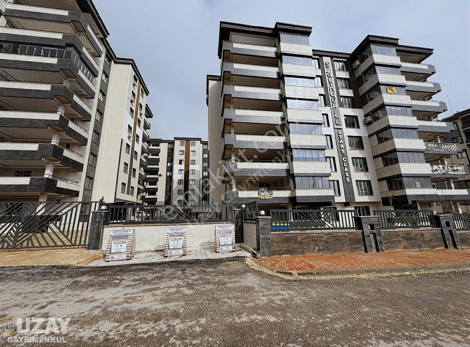 Stars Class Sitesi'nde Satılık 3.5+2 Ara Kat Daire - Görsel 5