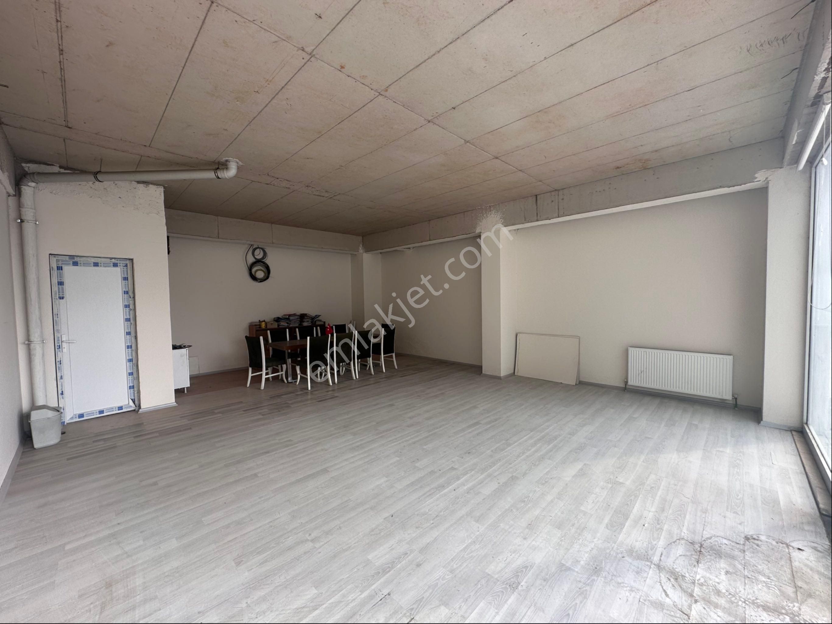 Bornova Poınt Avm Arkasında Kıralık Dükkan | 62 M² - Görsel 10
