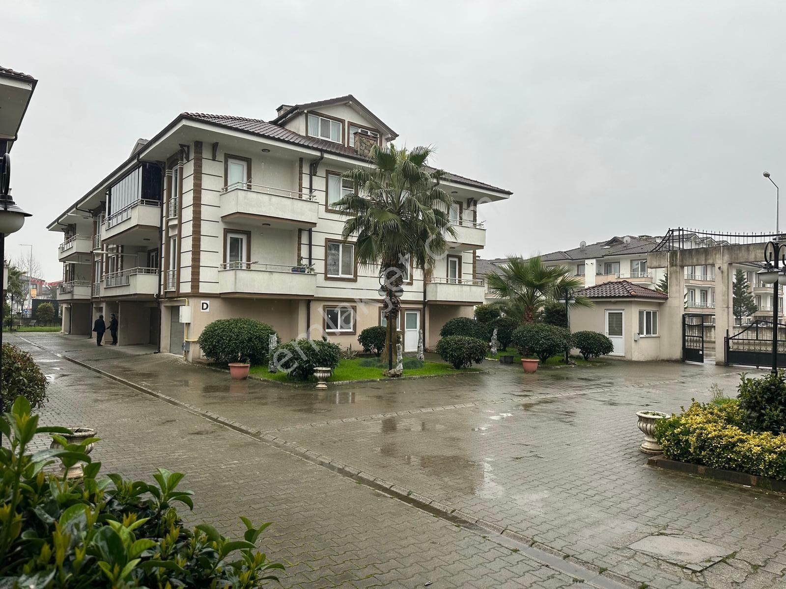 Serdivan Avm’ye 800 Metre Mesafede Site İçi Kapalı Araç Otopark 4+1 Mutfak Ayrı 150 M2 Satılık Daire
