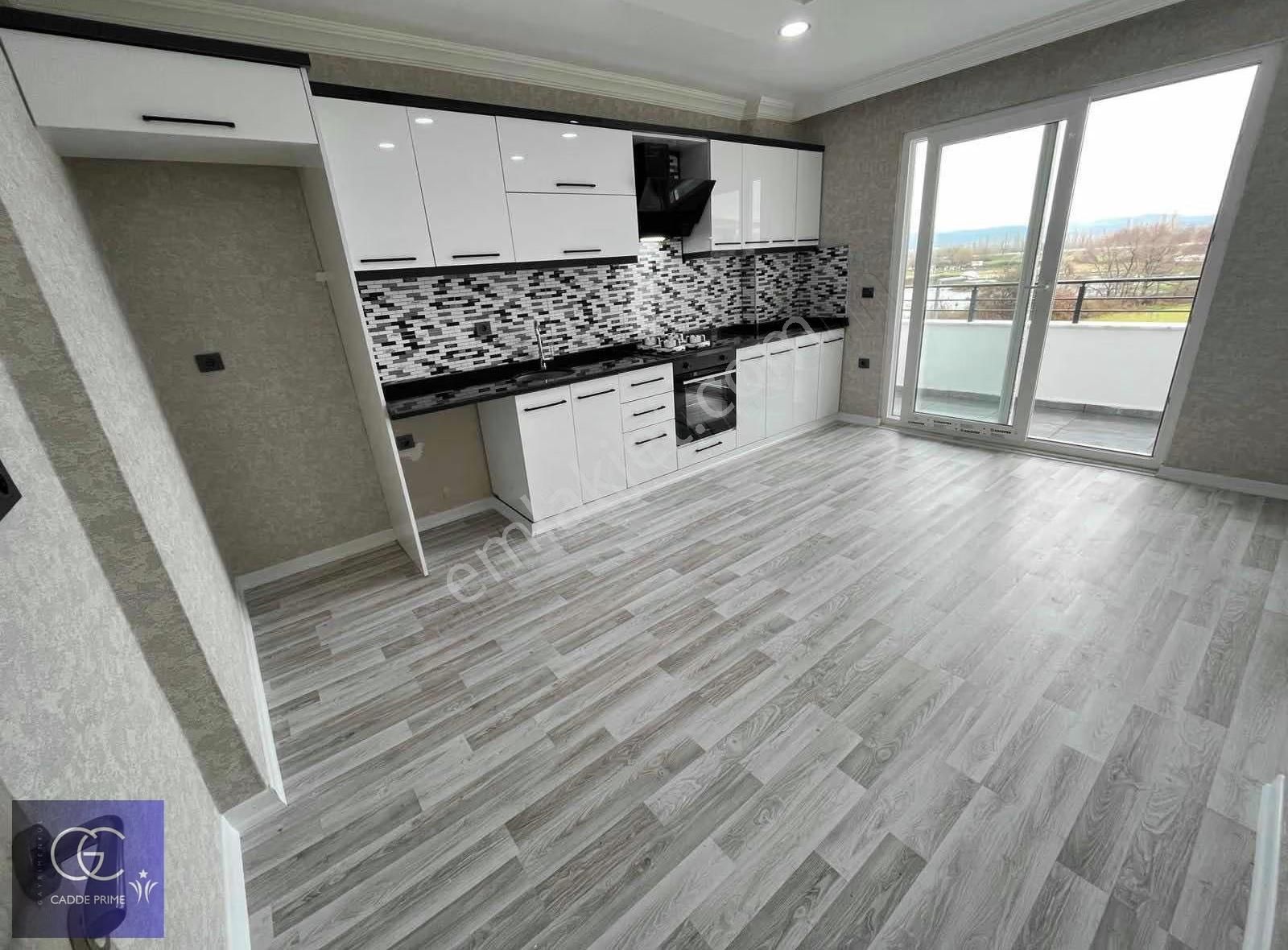 Cadde'den Asansörlü Öncephe Geniş Kullanım 1+1 Satılık Daire - Görsel 31