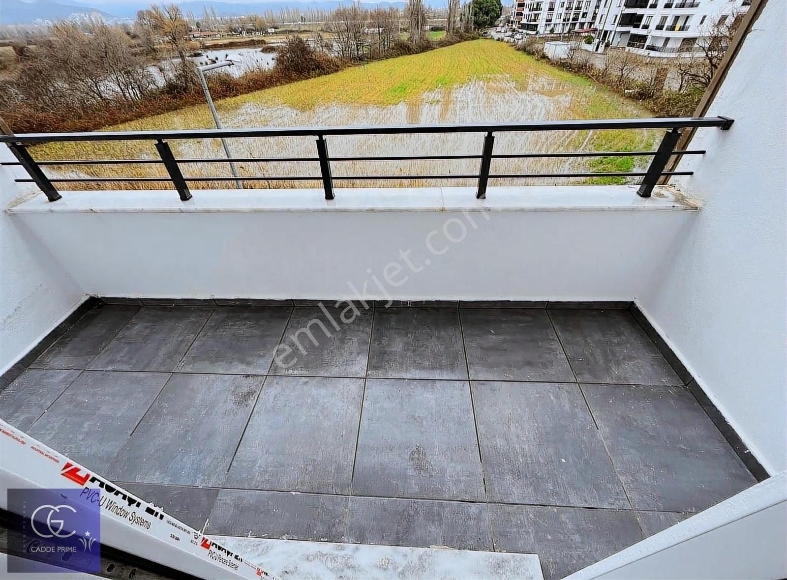 Cadde'den Asansörlü Öncephe Geniş Kullanım 1+1 Satılık Daire - Görsel 22