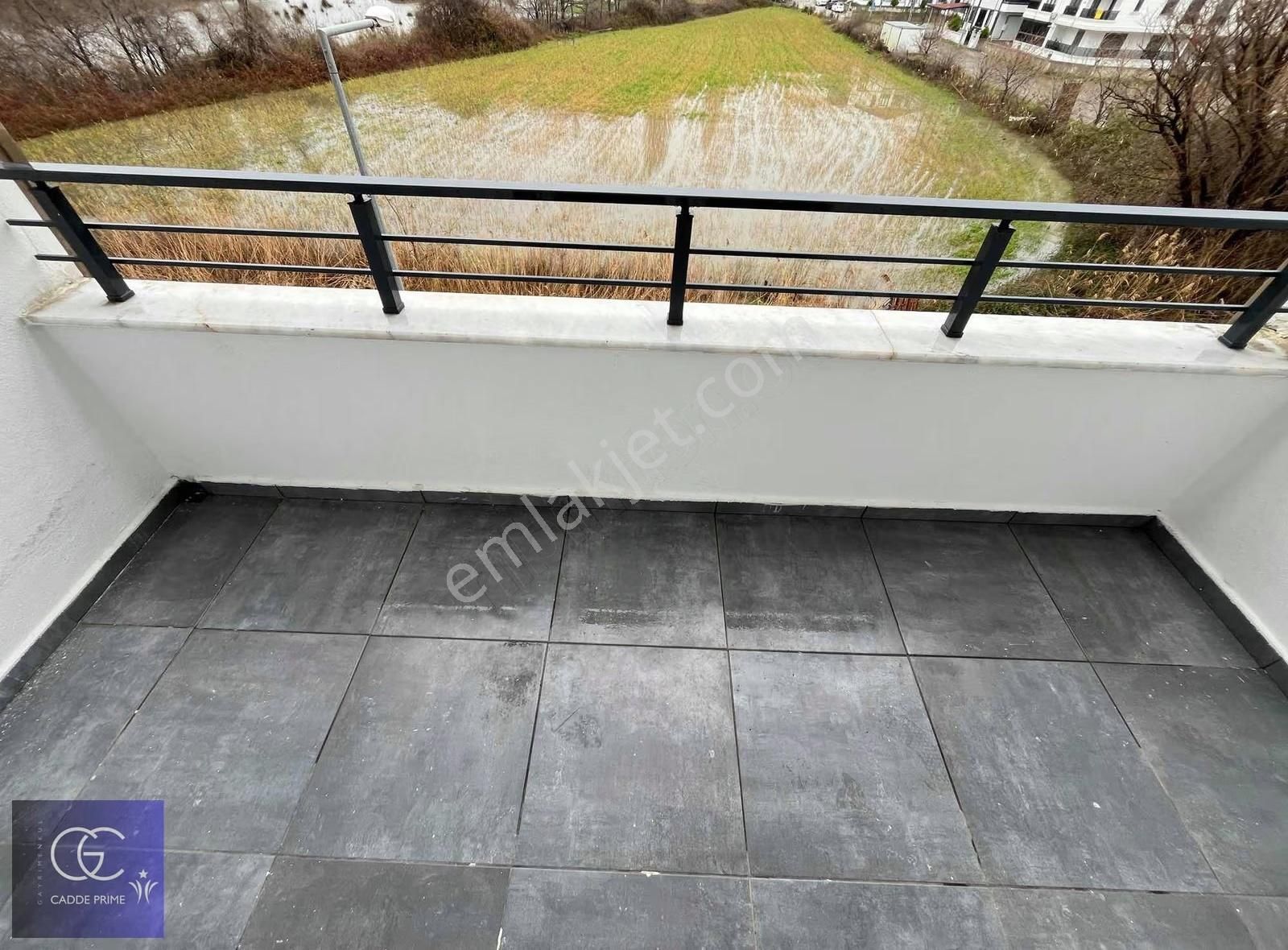 Cadde'den Asansörlü Öncephe Geniş Kullanım 1+1 Satılık Daire - Görsel 9