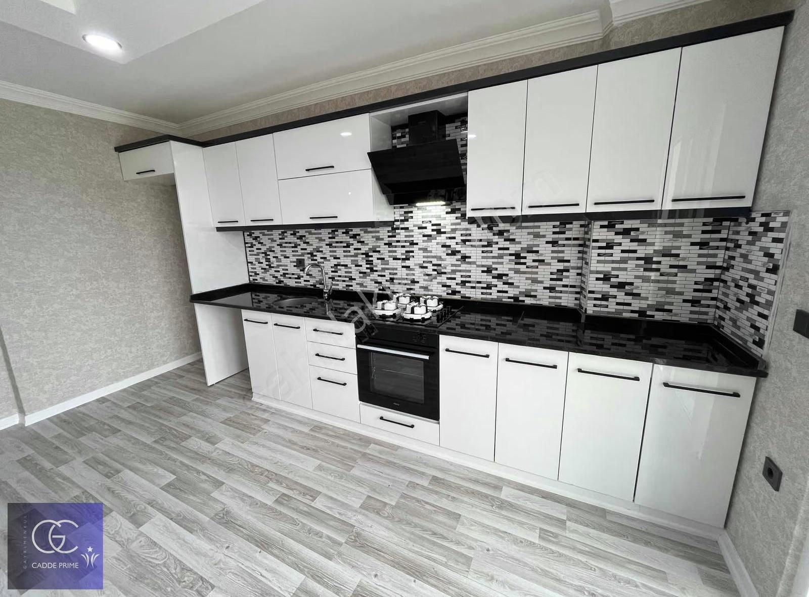 Cadde'den Asansörlü Öncephe Geniş Kullanım 1+1 Satılık Daire - Görsel 10