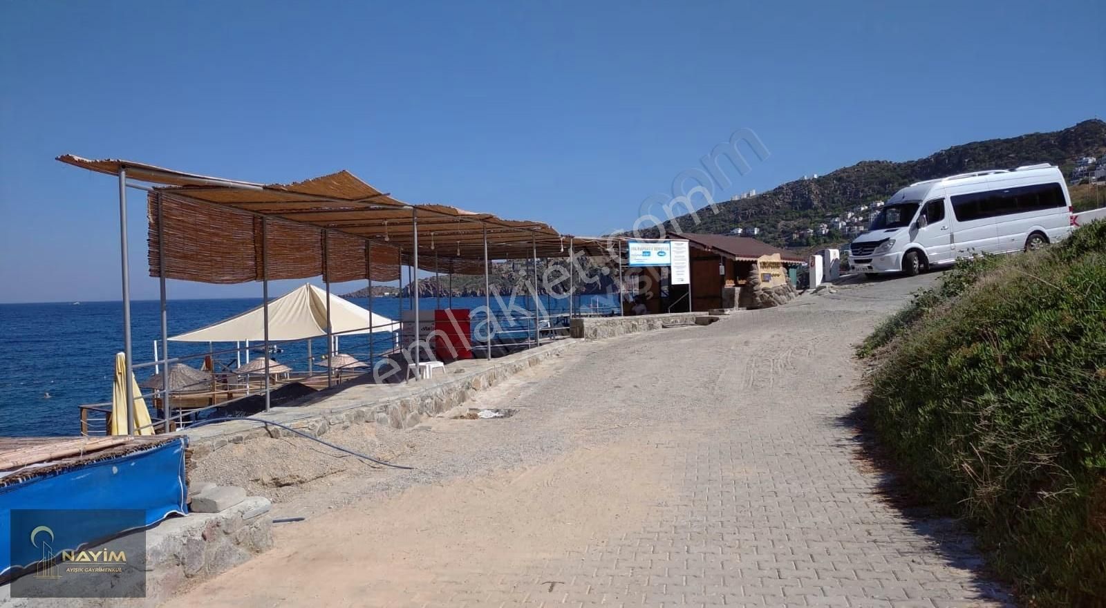 Yalıkavakta 3+1 Deniz Manzaralı 1+1 Müştemilatlı Triplex Villa