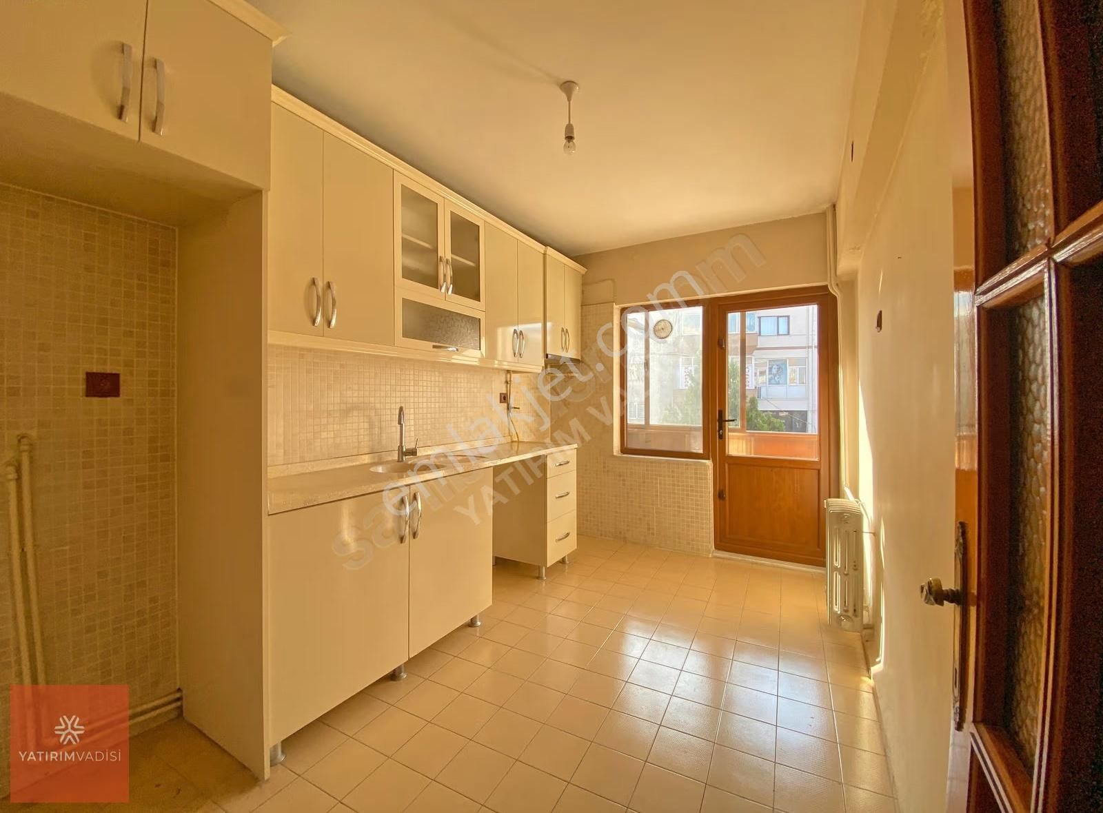 Kükürtlü'nün En İyi Lokasyonunda Metro 1 Dk Kiralık 3+1 Daire - Görsel 12