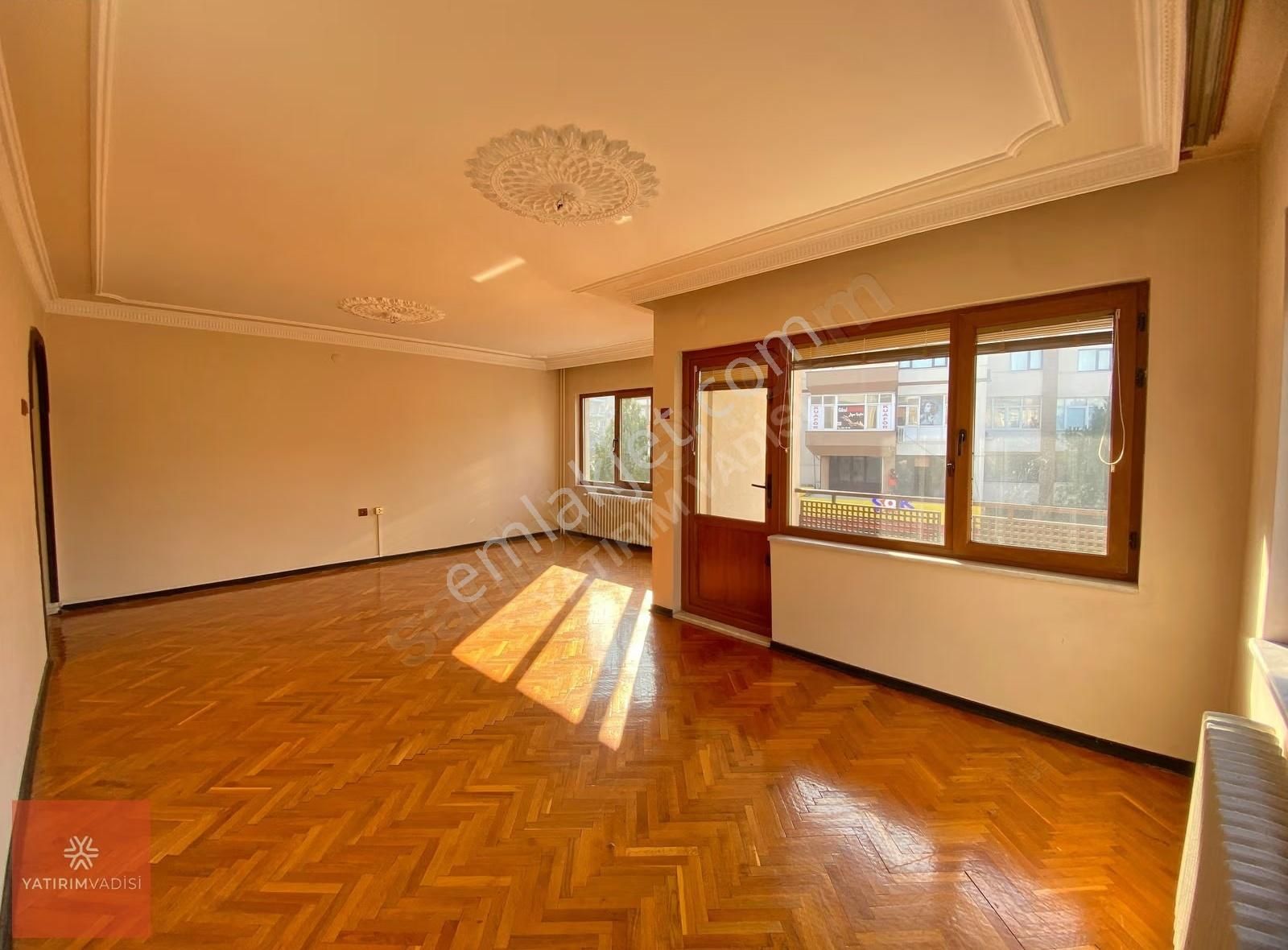 Kükürtlü'nün En İyi Lokasyonunda Metro 1 Dk Kiralık 3+1 Daire - Görsel 5