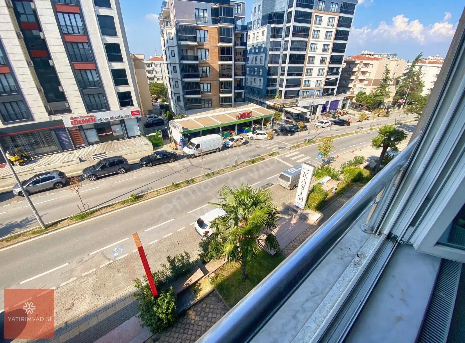 Ataevler Gazi Caddesi Üzeri Az Katlı Geniş 3+1 Kiralık Daire - Görsel 24