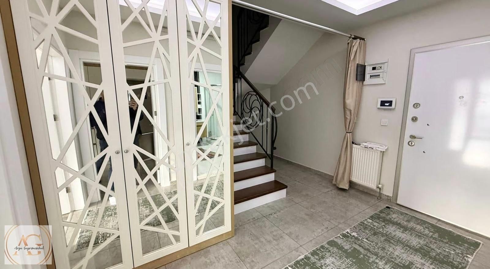 Arya'dan Kadıköy'de Cadde Üzerinde Konsept 3+1 Dubleks Daire - Görsel 20