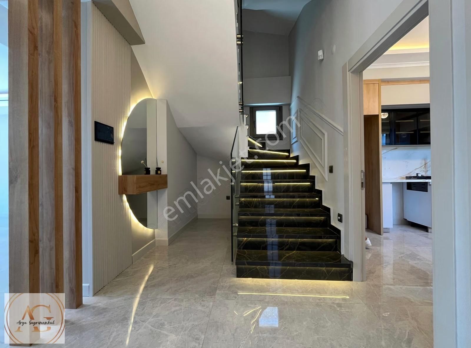 Arya'dan Denize Yakın Müstakil Havuzlu Lüks 4+1 Satılık Villa - Görsel 2