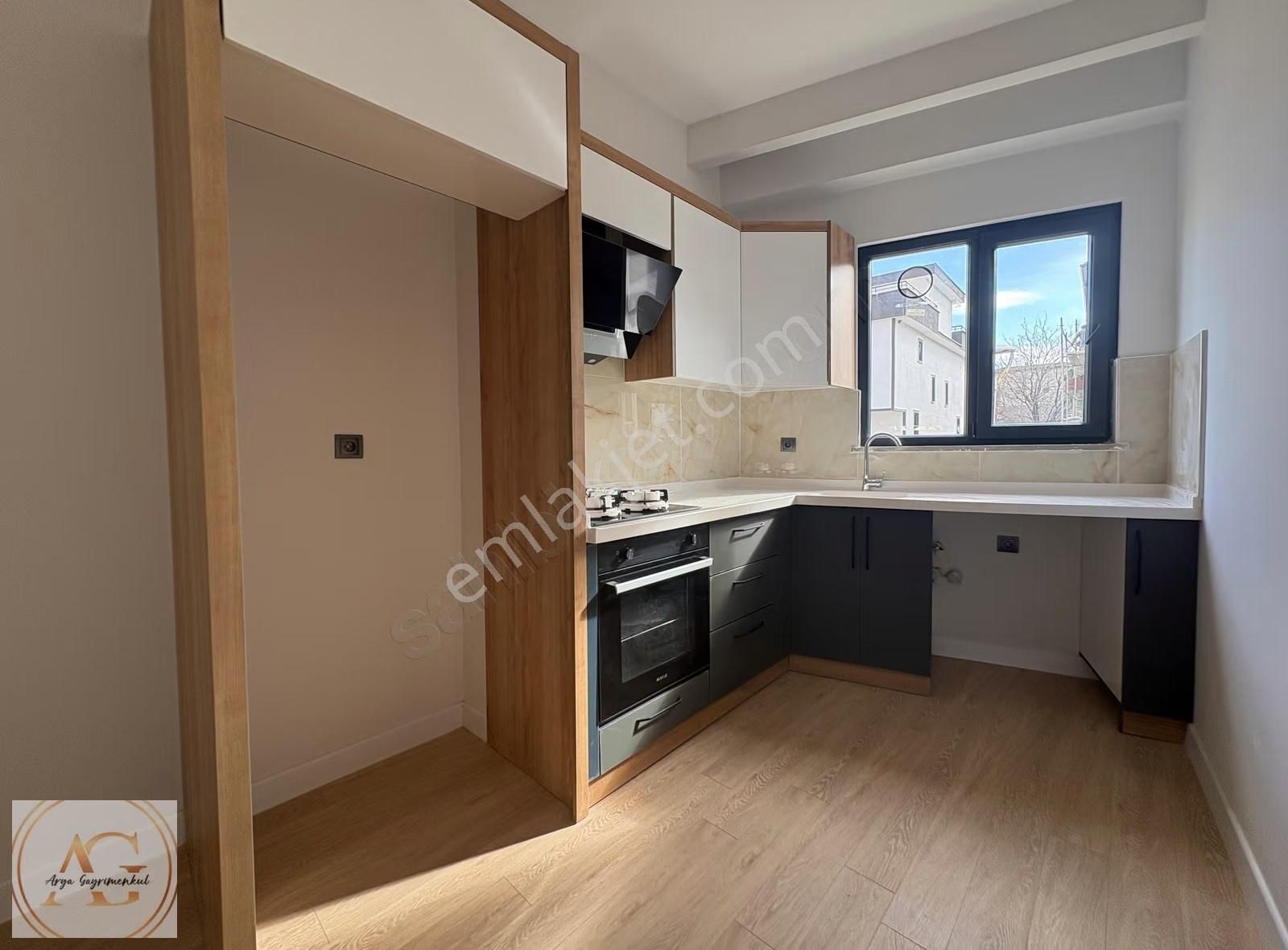 Zeytinli'de Ön Cephe 2+1 Lüks Daire: 90m², Cadde Üzeri - Görsel 15