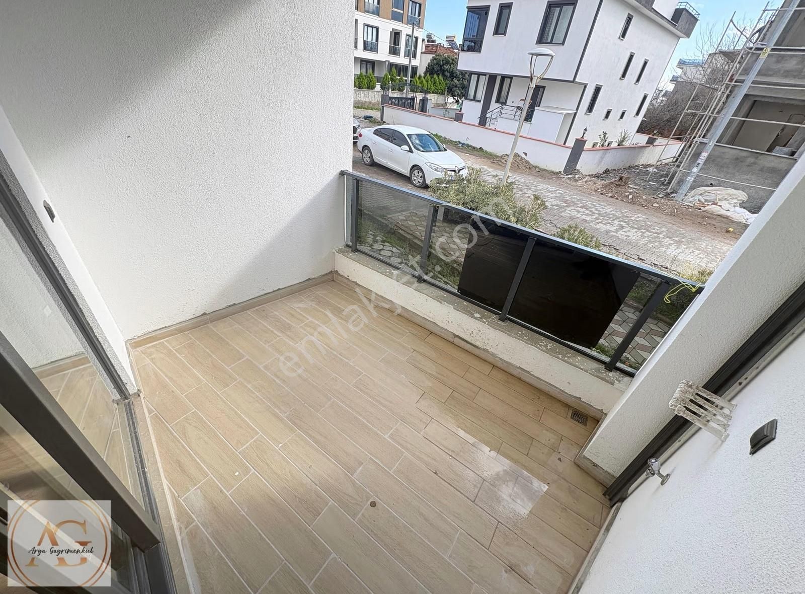 Zeytinli'de Ön Cephe 2+1 Lüks Daire: 90m², Cadde Üzeri - Görsel 20