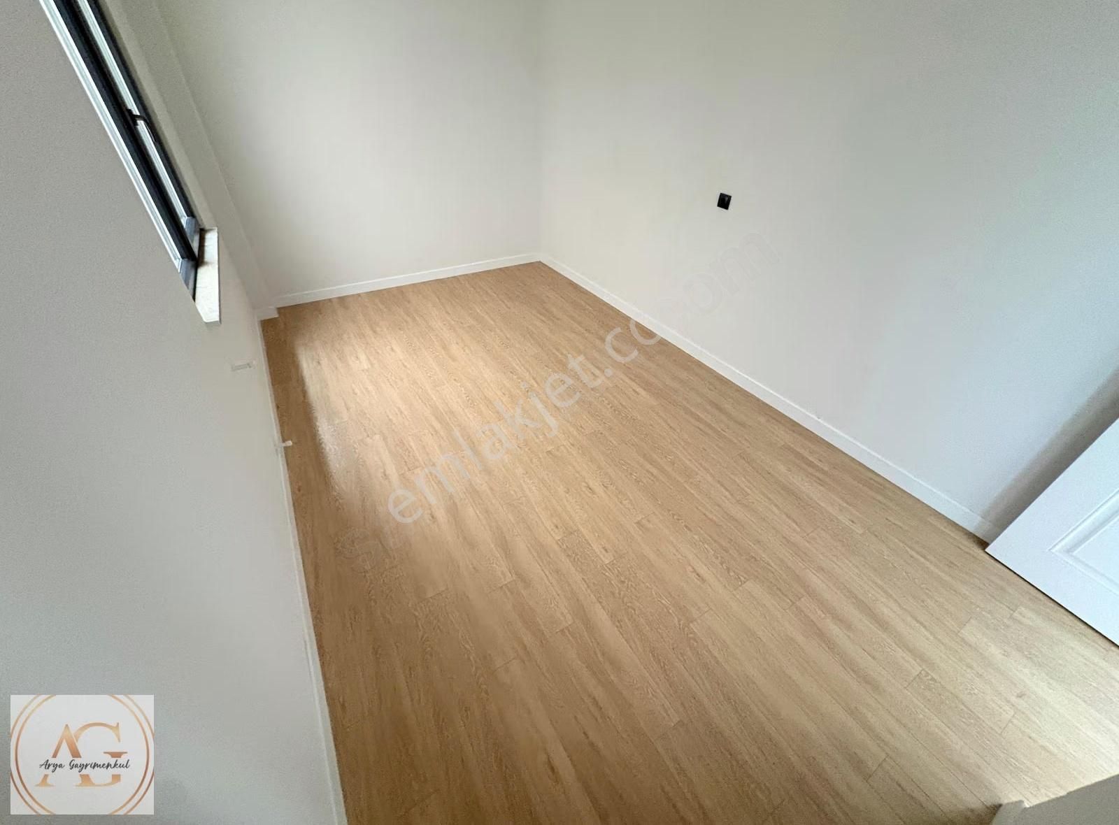 Zeytinli'de Ön Cephe 2+1 Lüks Daire: 90m², Cadde Üzeri - Görsel 19