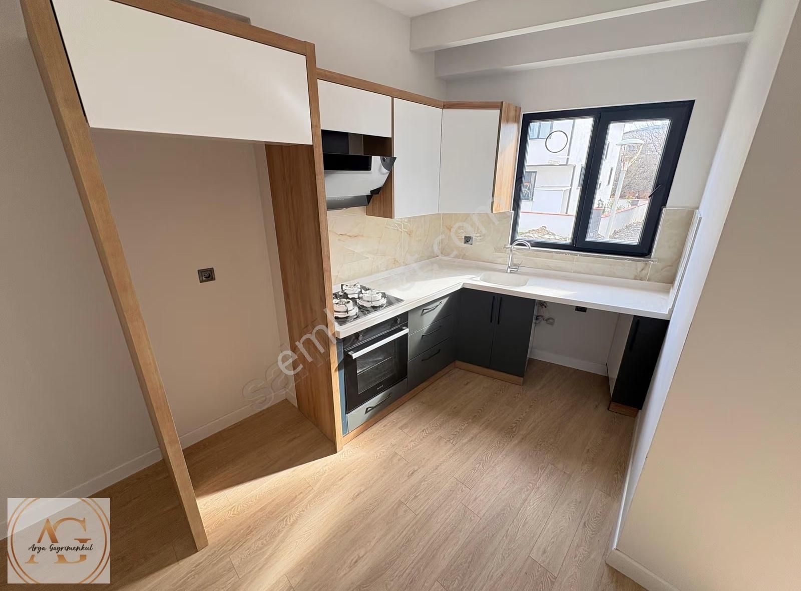 Zeytinli'de Ön Cephe 2+1 Lüks Daire: 90m², Cadde Üzeri - Görsel 33