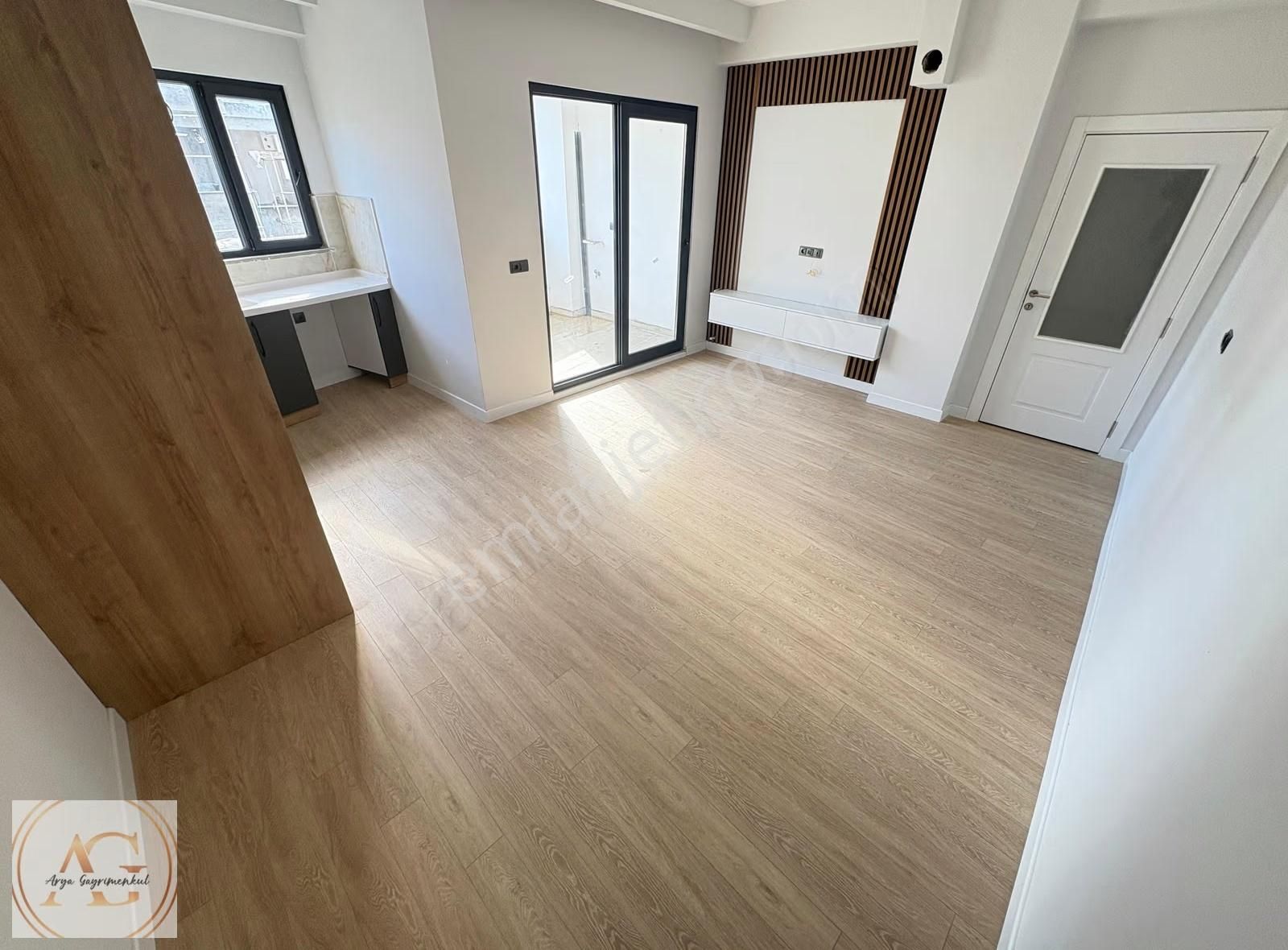 Zeytinli'de Ön Cephe 2+1 Lüks Daire: 90m², Cadde Üzeri - Görsel 8