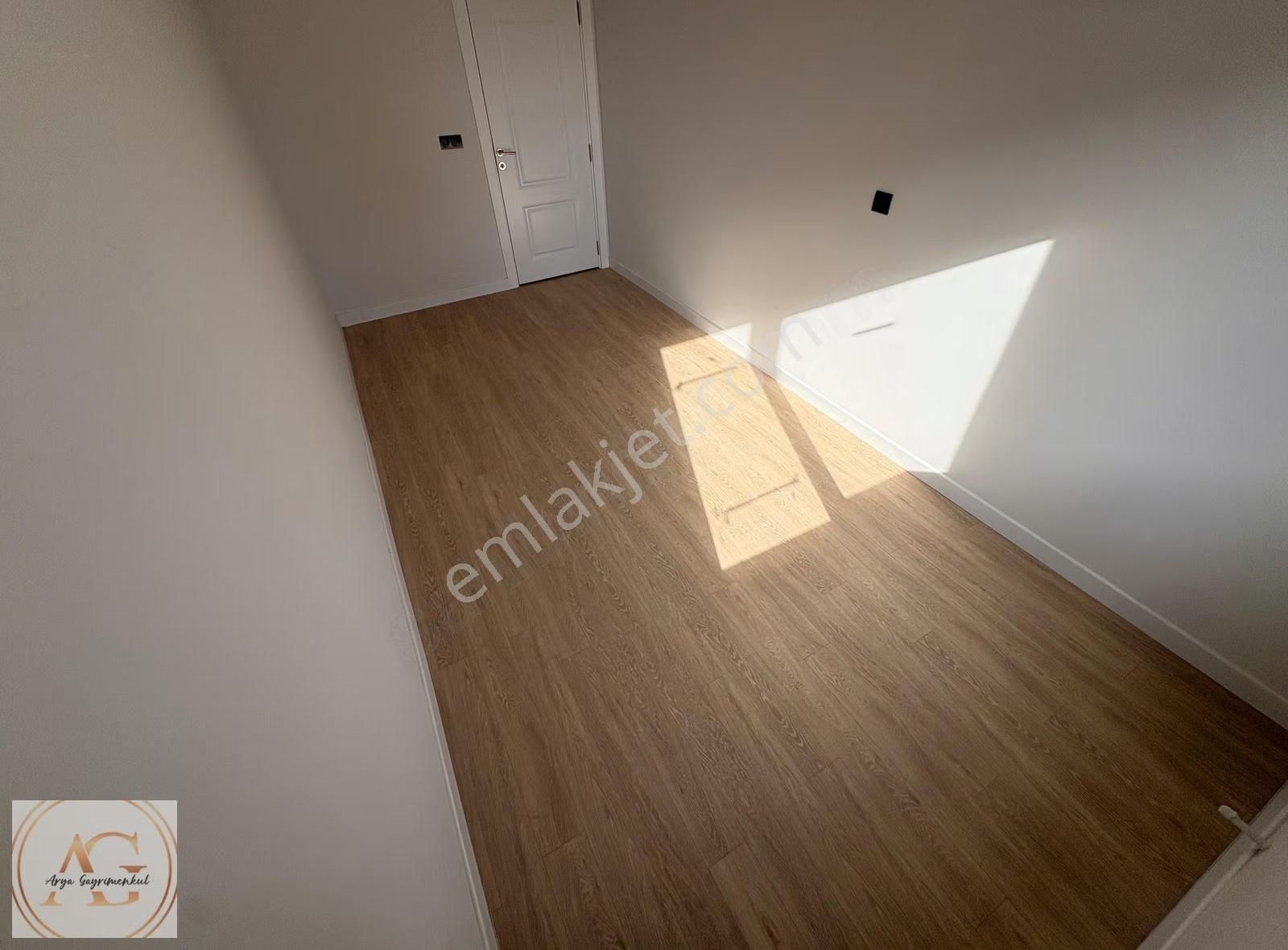 Zeytinli'de Ön Cephe 2+1 Lüks Daire: 90m², Cadde Üzeri - Görsel 26