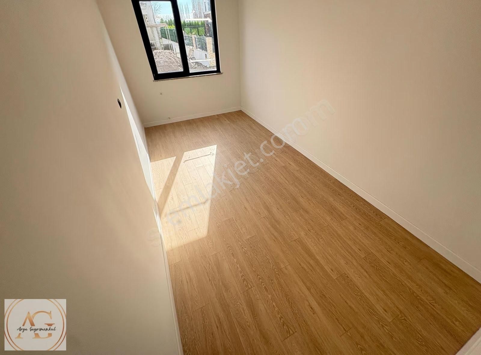 Zeytinli'de Ön Cephe 2+1 Lüks Daire: 90m², Cadde Üzeri - Görsel 31