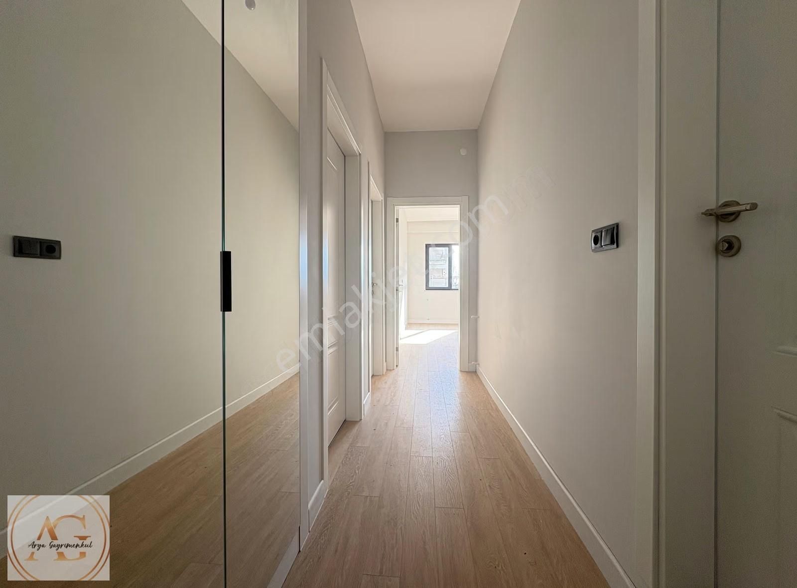 Zeytinli'de Ön Cephe 2+1 Lüks Daire: 90m², Cadde Üzeri - Görsel 12