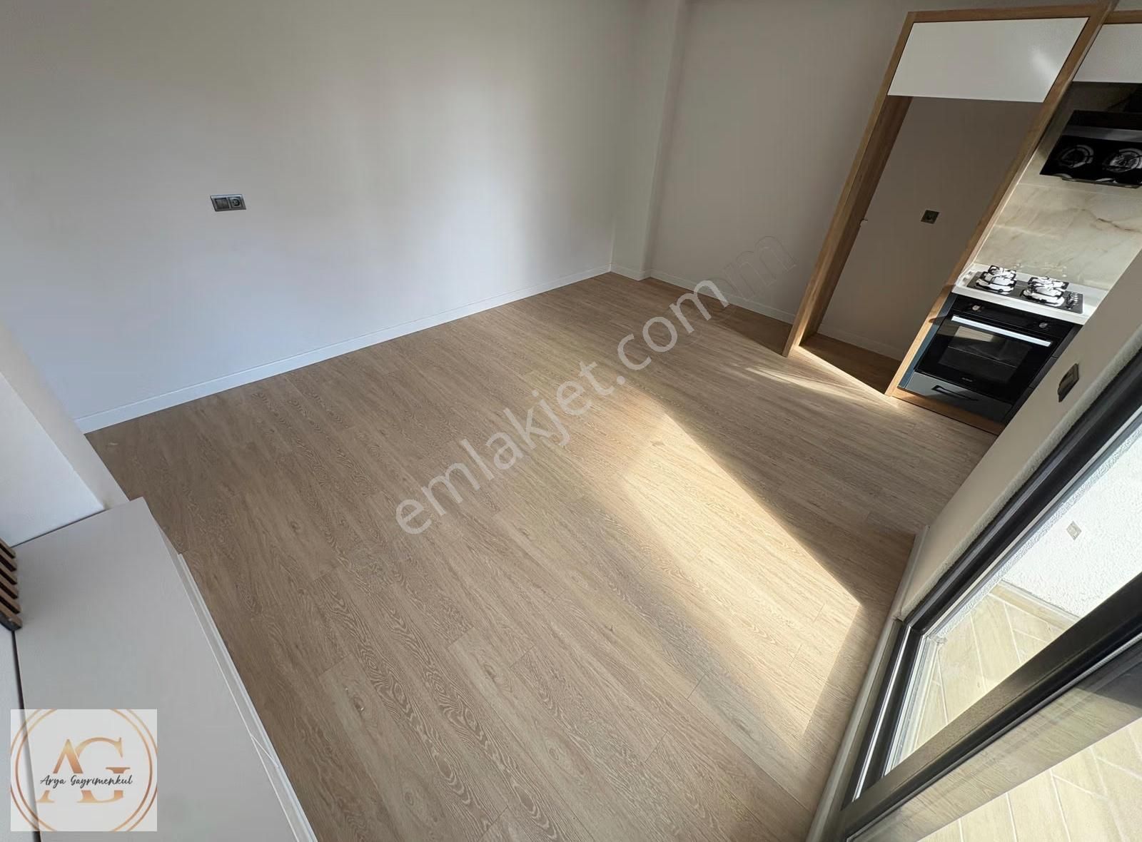 Zeytinli'de Ön Cephe 2+1 Lüks Daire: 90m², Cadde Üzeri - Görsel 4