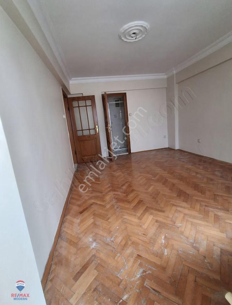 Mükemmel Konumda Bakımlı 3+1 - Görsel 18