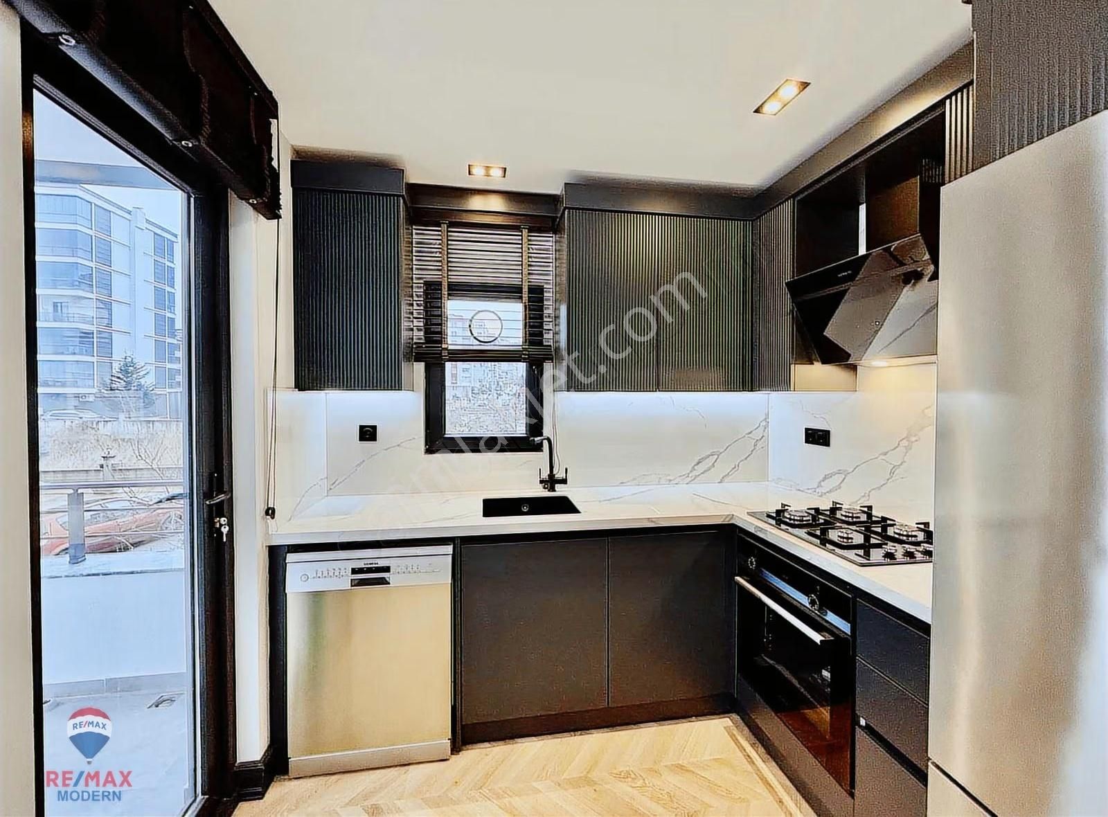 Asuman Mütevellioğlu'ndan Merkezi Lokasyonda A+ Kalite 1+1 Daire - Görsel 33