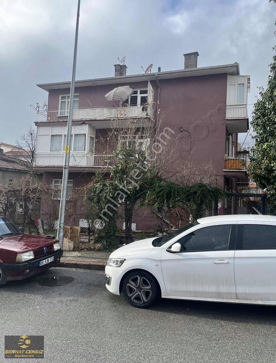 Hastane Metrosuna Yürüyüş Mesafesinde 2+1 Giriş Kat